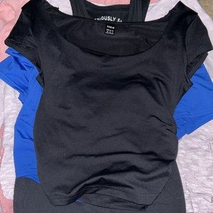 black slight cropped top
